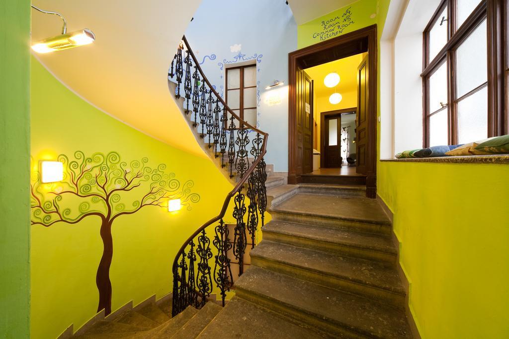 Orange Albergue Praga