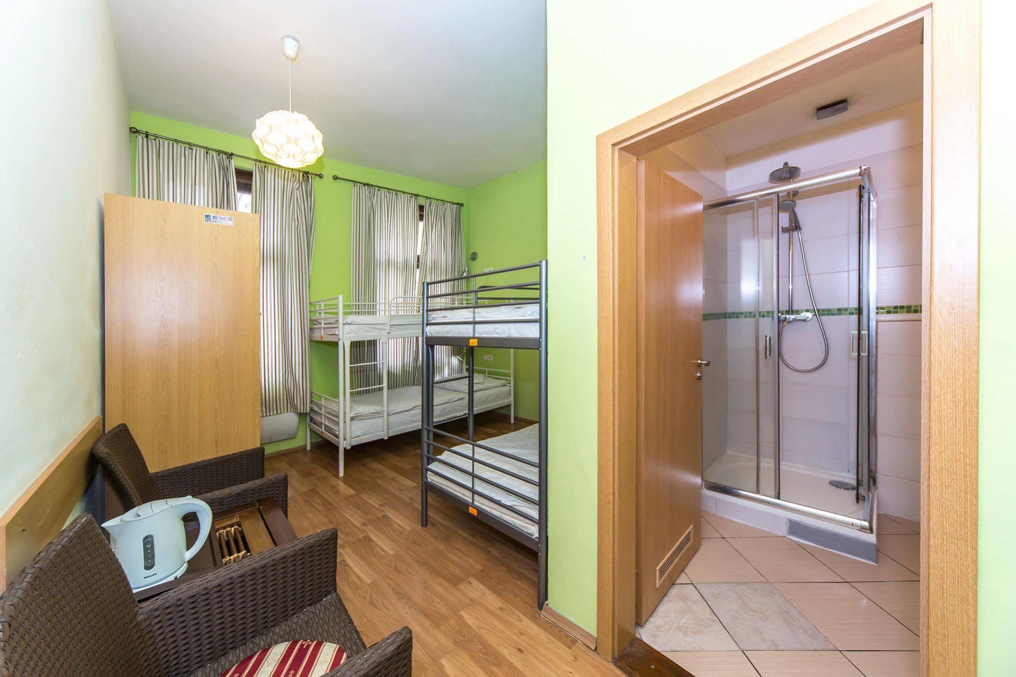 Orange Albergue